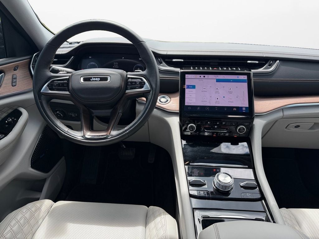 2022 Jeep Grand Cherokee L Summit w/Tech & Luxury Pkgs