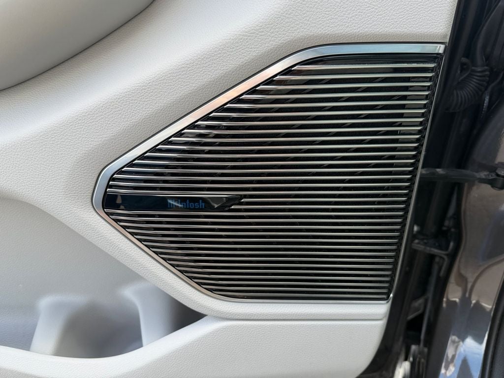 2022 Jeep Grand Cherokee L Summit w/Tech & Luxury Pkgs