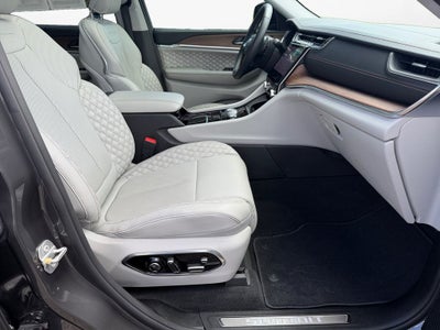 2022 Jeep Grand Cherokee L Summit w/Tech & Luxury Pkgs