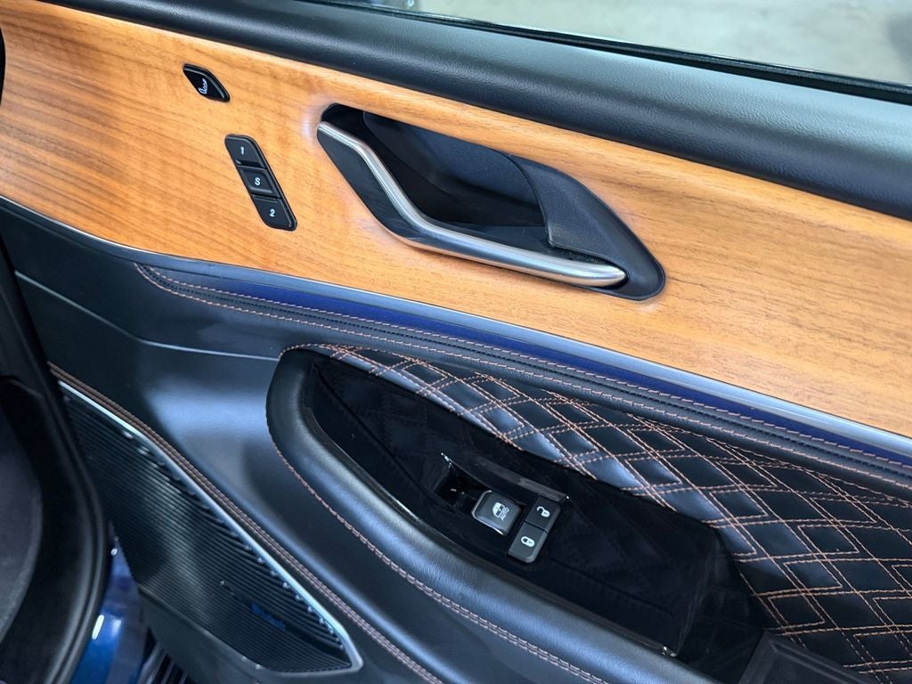 2024 Jeep Grand Cherokee L Summit Reserve w/Pro-Tech & Luxury Pkgs