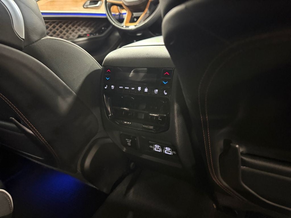 2024 Jeep Grand Cherokee L Summit Reserve w/Pro-Tech & Luxury Pkgs