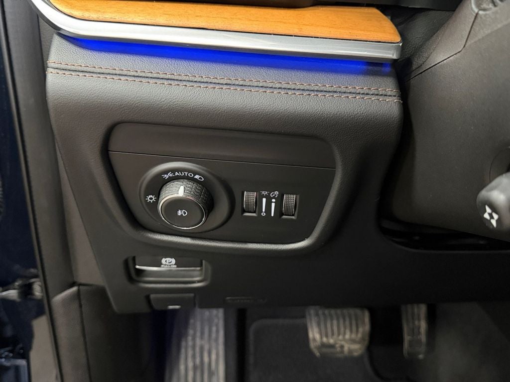 2024 Jeep Grand Cherokee L Summit Reserve w/Pro-Tech & Luxury Pkgs