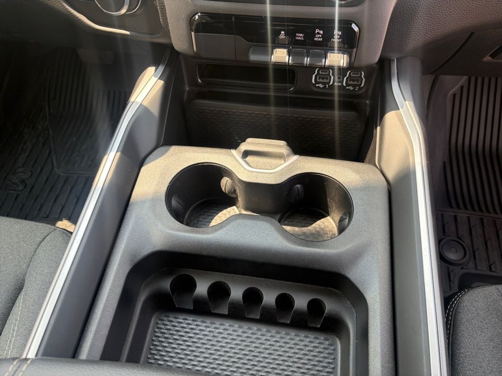 2021 RAM 1500 Big Horn/Lone Star w/Sport Appearance