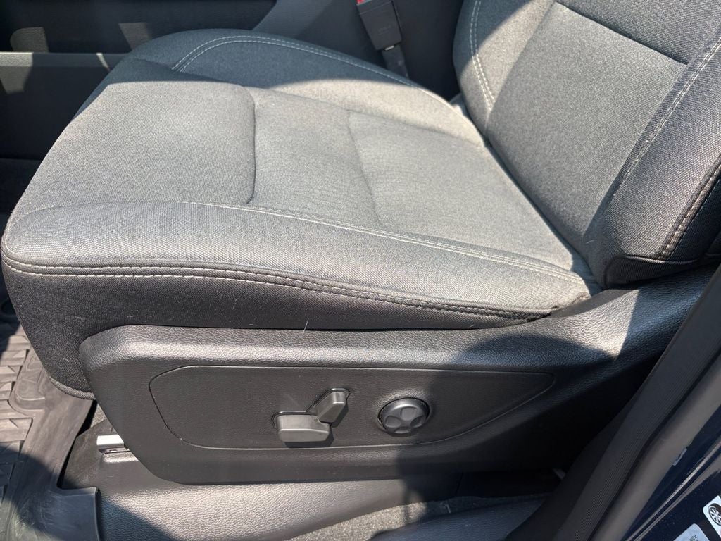 2021 RAM 1500 Big Horn/Lone Star w/Sport Appearance