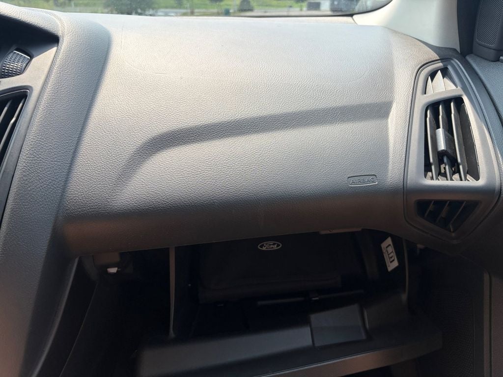 2018 Ford Focus SE w/Cold Weather Pkg
