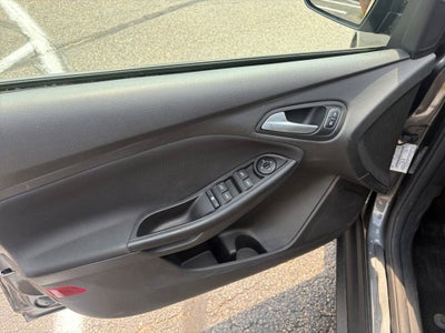 2018 Ford Focus SE w/Cold Weather Pkg