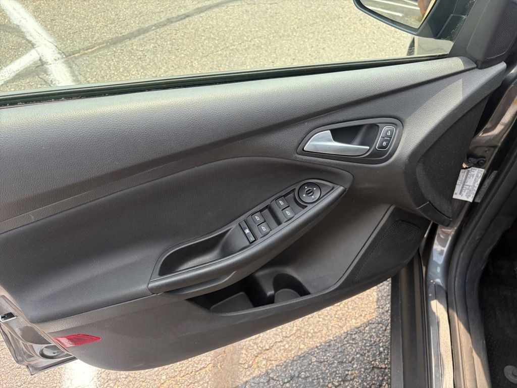 2018 Ford Focus SE w/Cold Weather Pkg