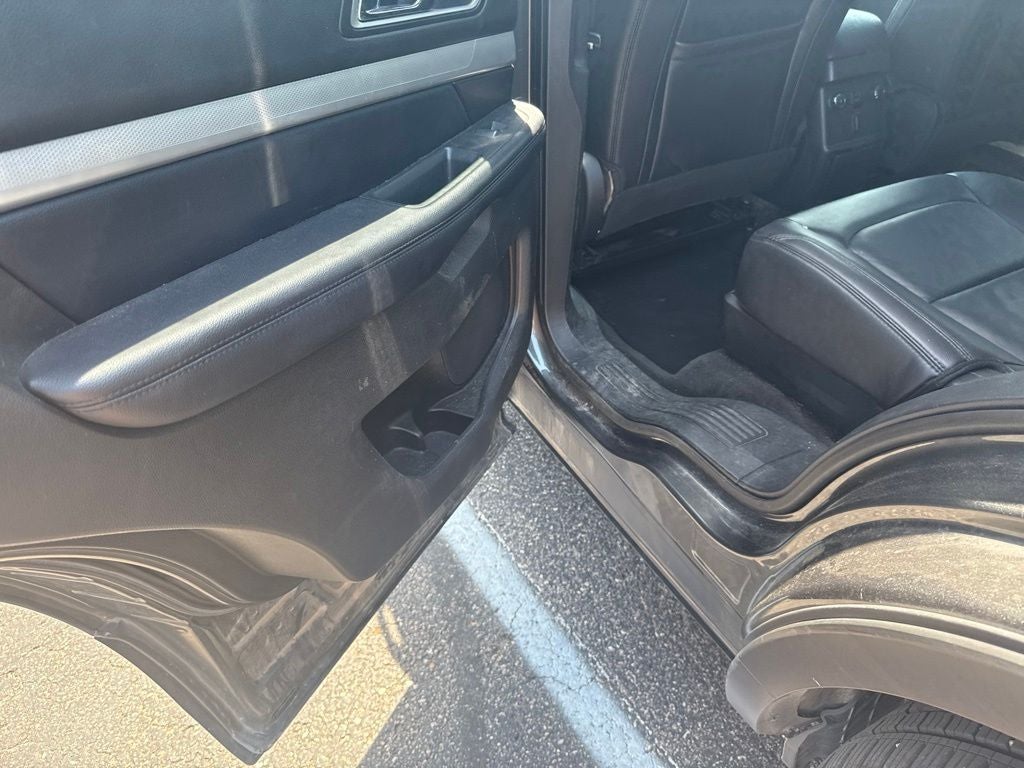 2017 Ford Explorer XLT w/Comfort & Tow Pkg