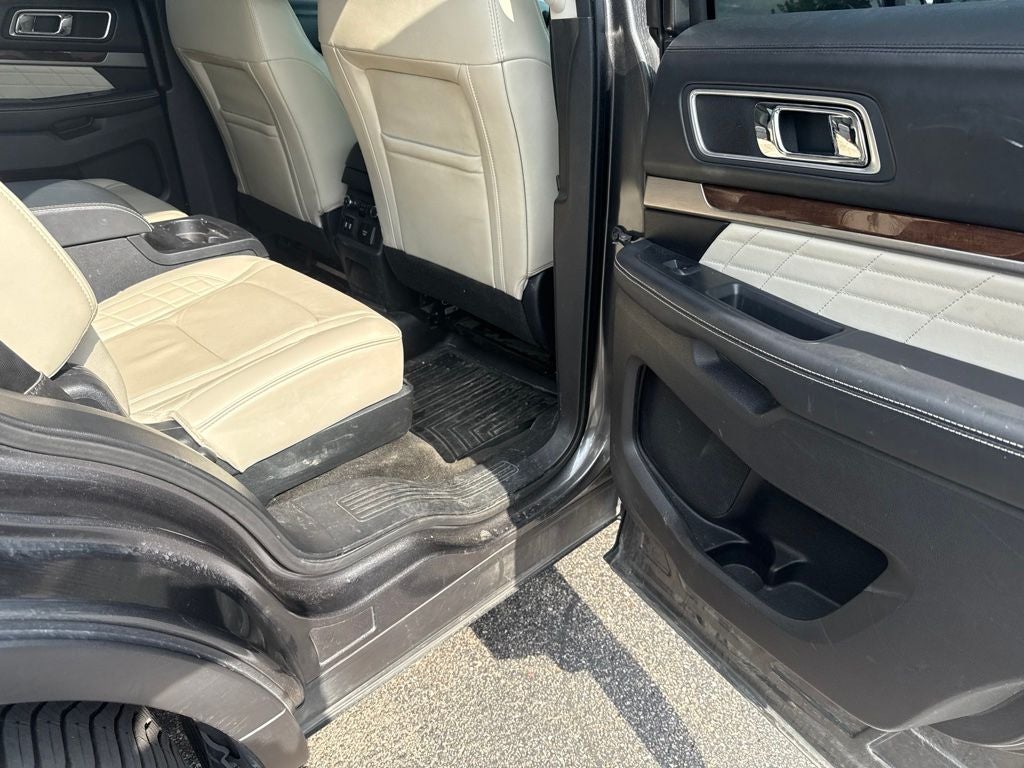 2016 Ford Explorer Platinum /Rear DVD Headrests