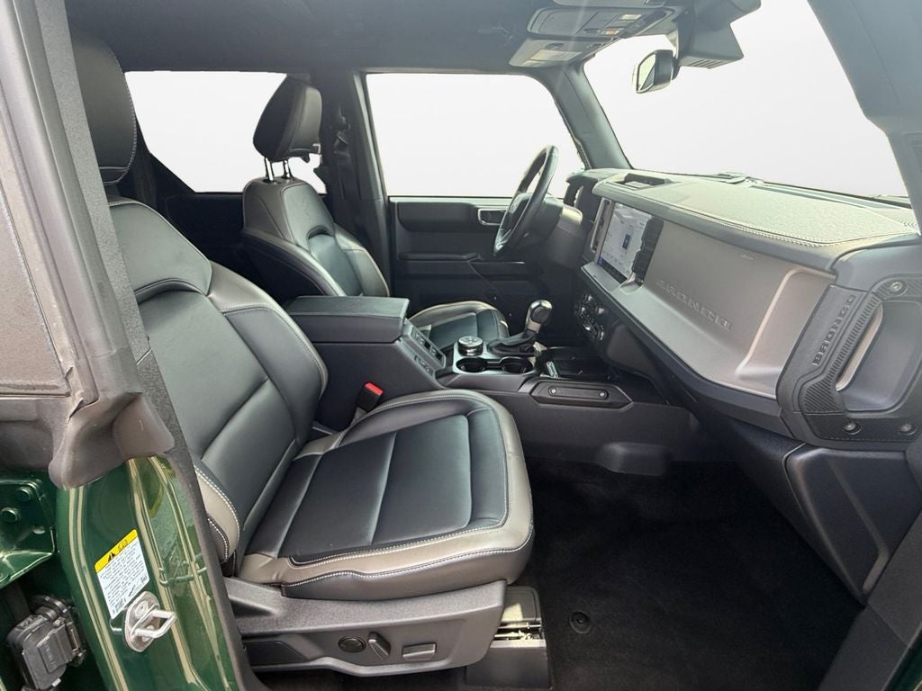 2025 Ford Bronco Outer Banks w/Black Appearance & Lux Pkgs