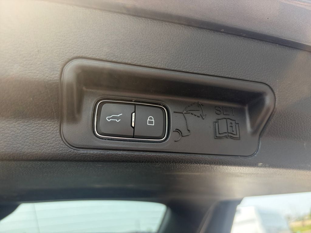 2022 Ford Explorer Limited w/Convenience & Trailer Tow Pkgs