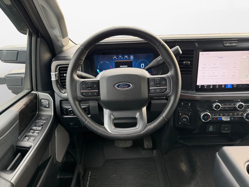 2025 Ford F-350SD Lariat w/ Preferred Equipt & 5th Wheel Prep