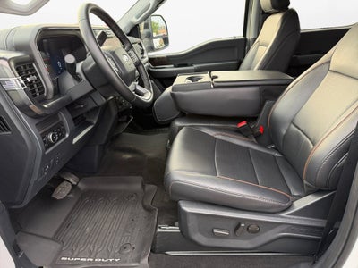 2025 Ford F-350SD Lariat w/ Preferred Equipt & 5th Wheel Prep