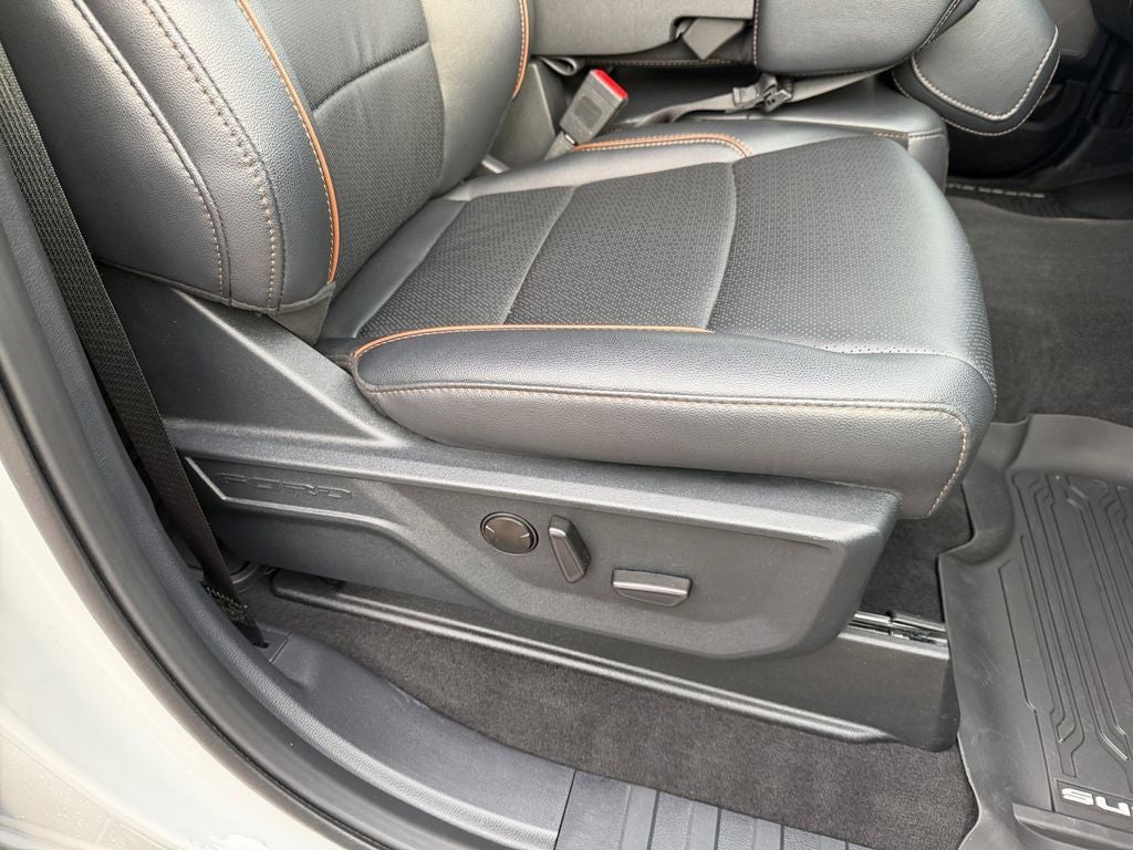 2025 Ford F-350SD Lariat w/ Preferred Equipt & 5th Wheel Prep