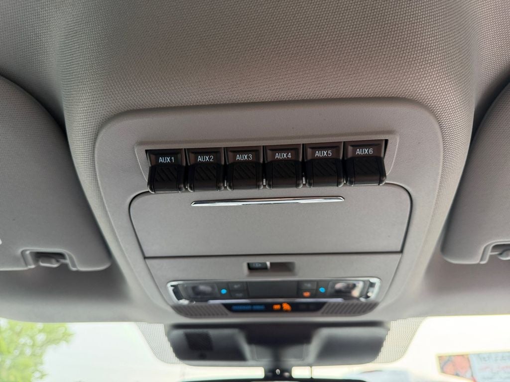 2025 Ford F-350SD Lariat w/ Preferred Equipt & 5th Wheel Prep
