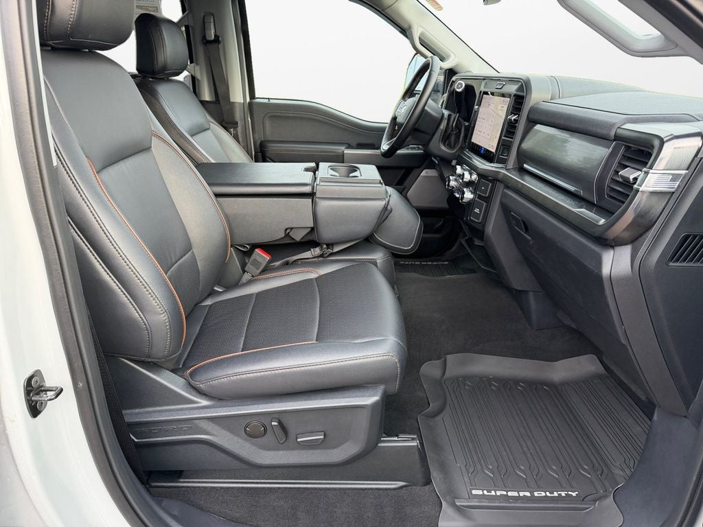 2025 Ford F-350SD Lariat w/ Preferred Equipt & 5th Wheel Prep