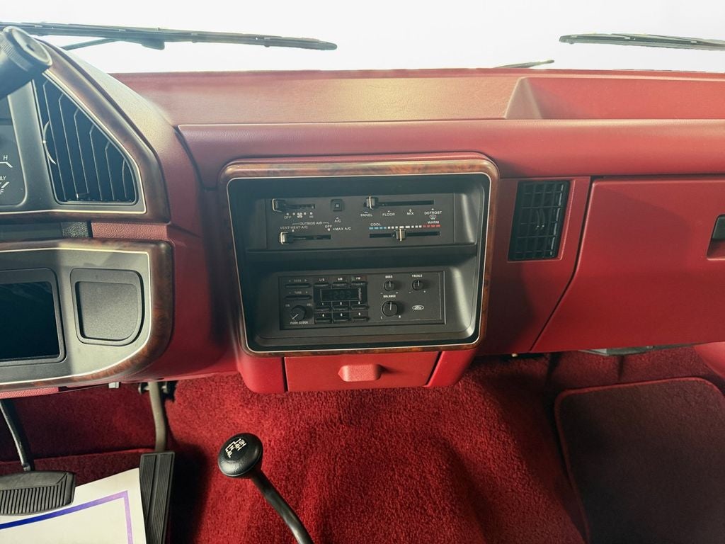 1987 Ford F-150 XLT Lariat Edition