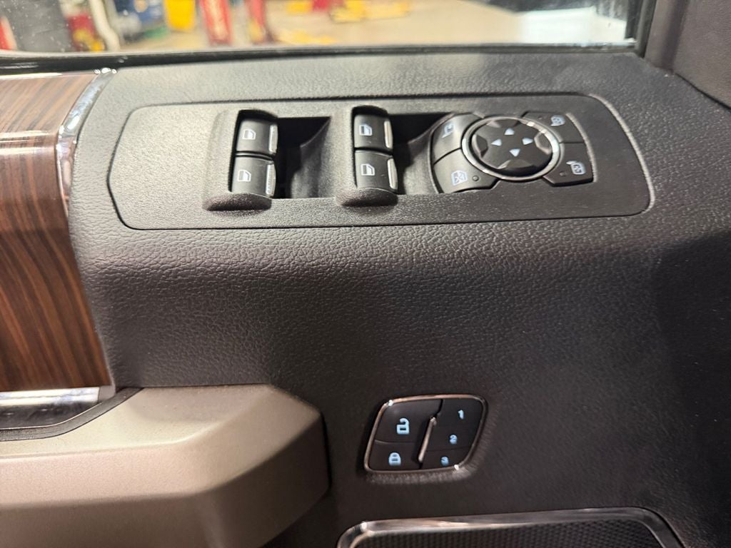 2017 Ford F-150 Lariat w/Trailer Tow & Chrome Appearance Pkg