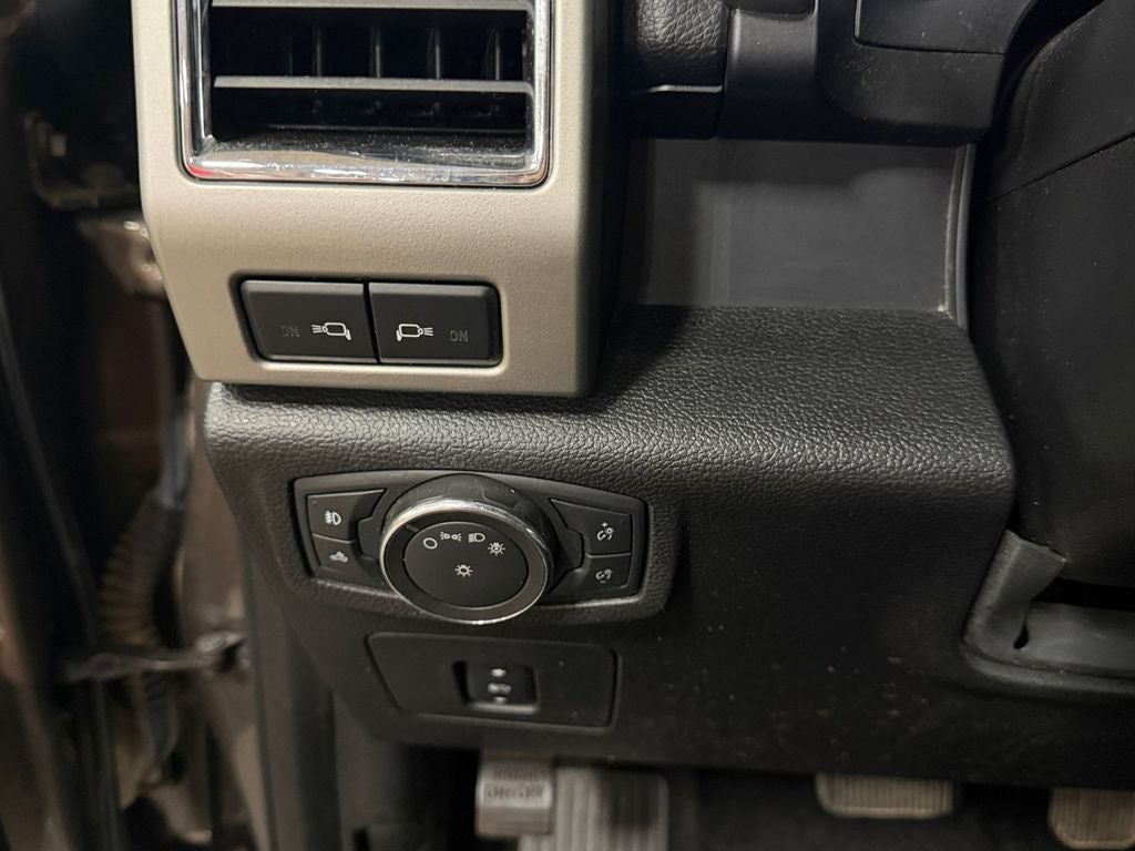 2017 Ford F-150 Lariat w/Trailer Tow & Chrome Appearance Pkg