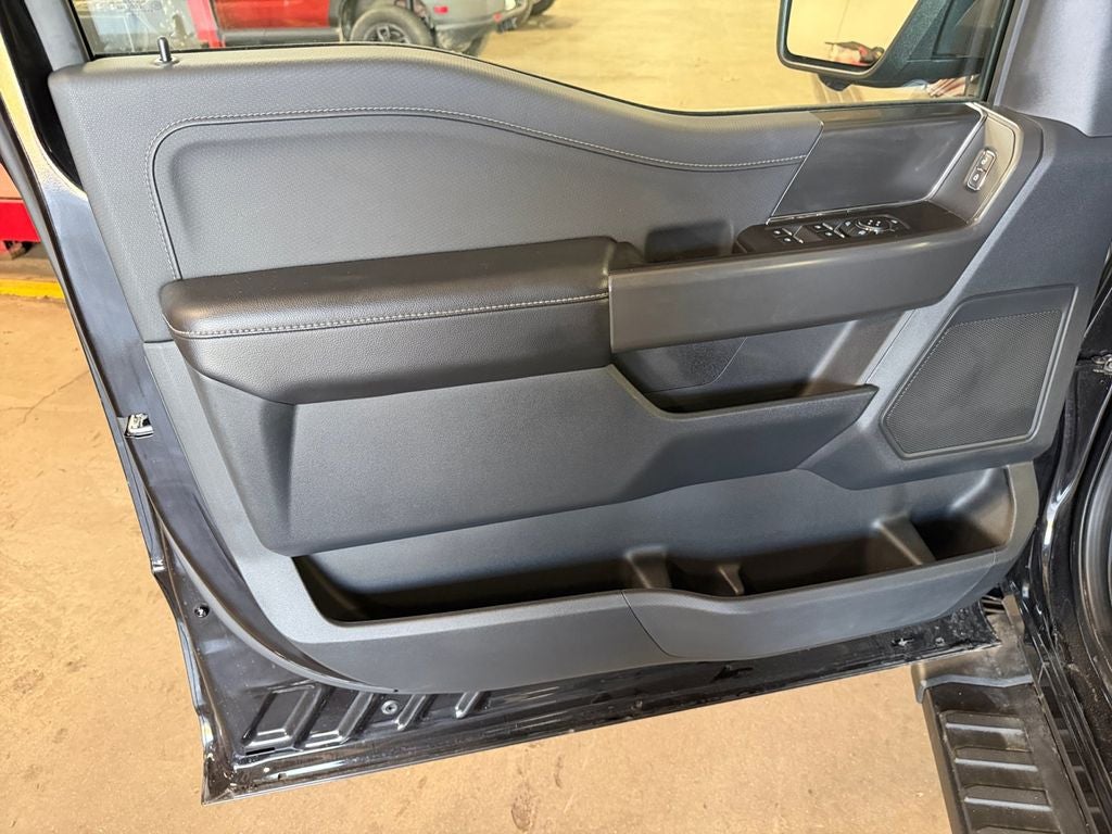 2024 Ford F-150 XLT w/Bluecruise & Black Appearance Pkg