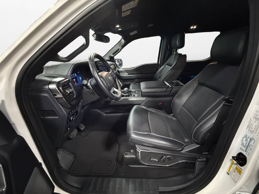 2024 Ford F-150 Lariat w/Black Appearance & Blue Cruise Equip