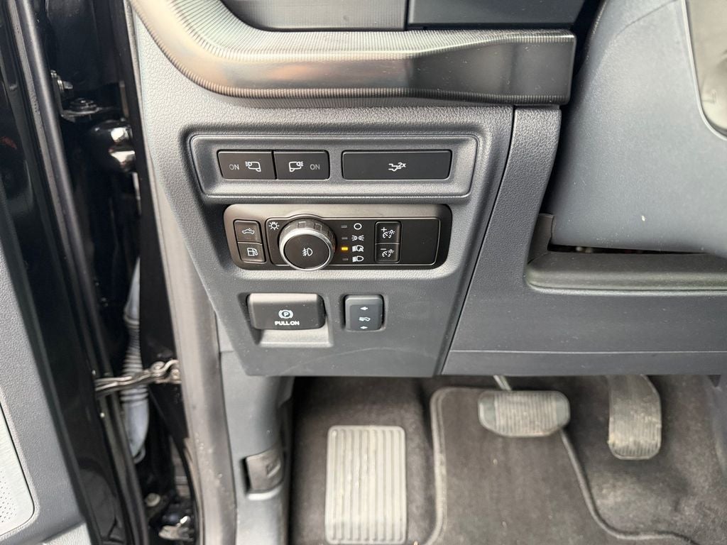 2024 Ford F-150 Lariat Gold Certified w/Black Appearance