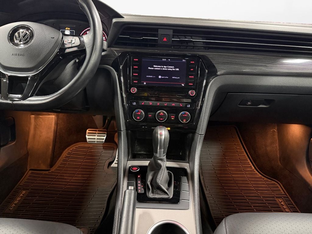 2020 Volkswagen Passat 2.0T R-Line