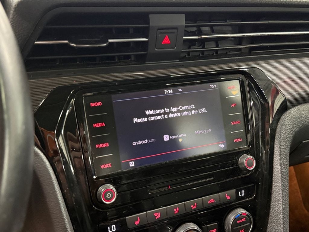 2020 Volkswagen Passat 2.0T R-Line