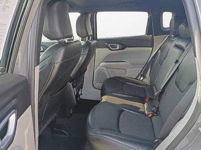 2023 Jeep Compass Latitude w/Preferred Pkg
