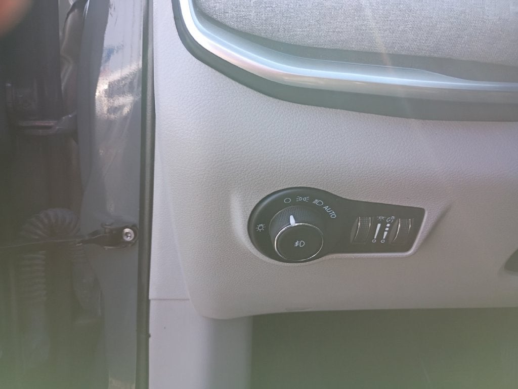 2023 Jeep Compass Latitude w/Preferred Pkg