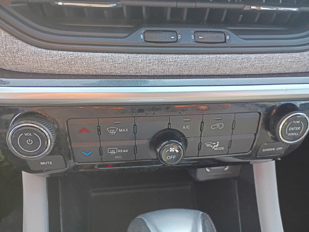 2023 Jeep Compass Latitude w/Preferred Pkg