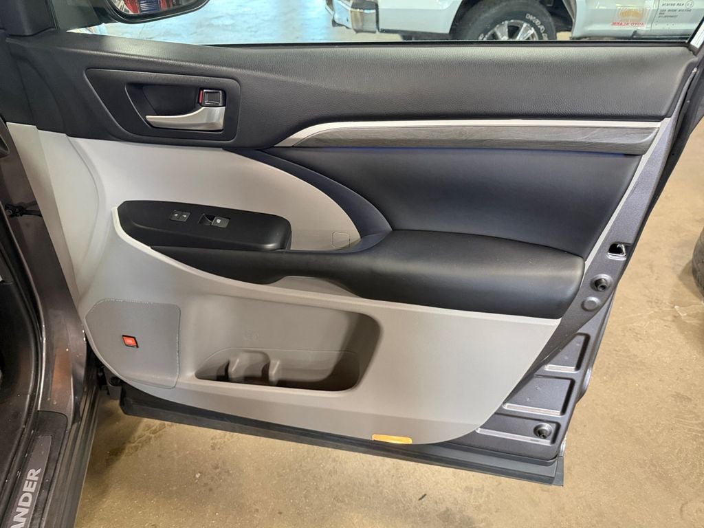 2019 Toyota Highlander Limited Platinum