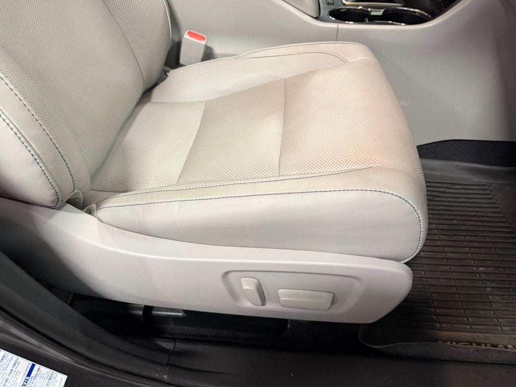 2019 Toyota Highlander Limited Platinum