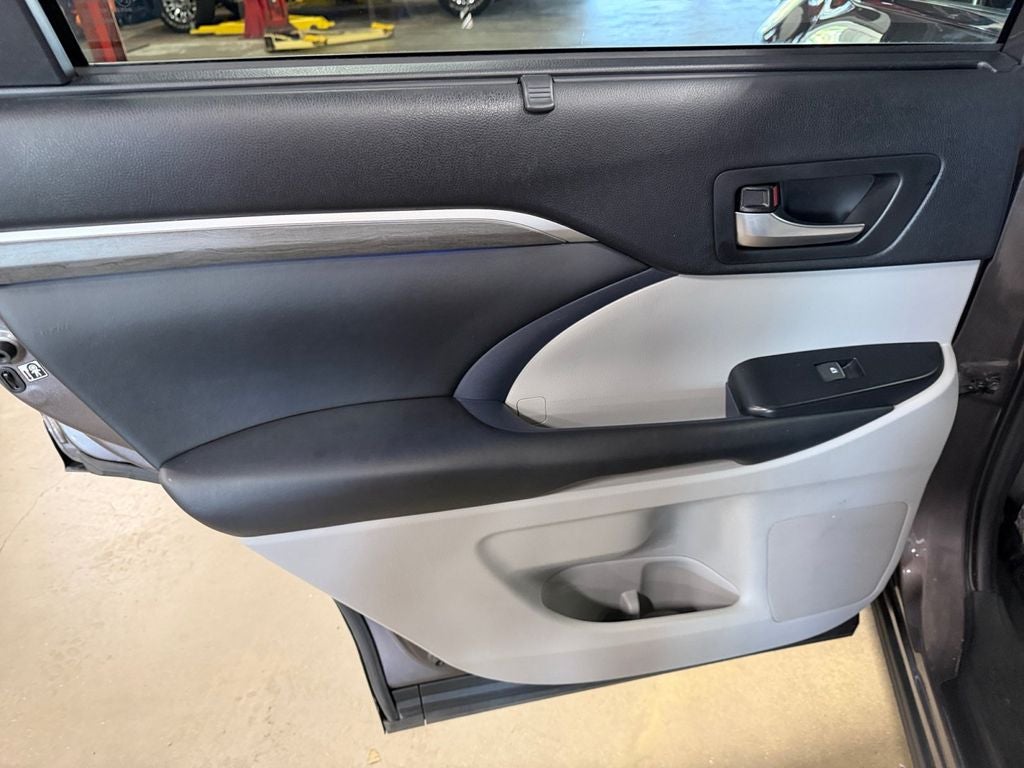 2019 Toyota Highlander Limited Platinum