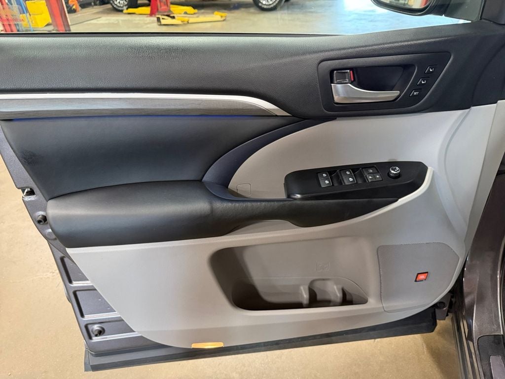 2019 Toyota Highlander Limited Platinum