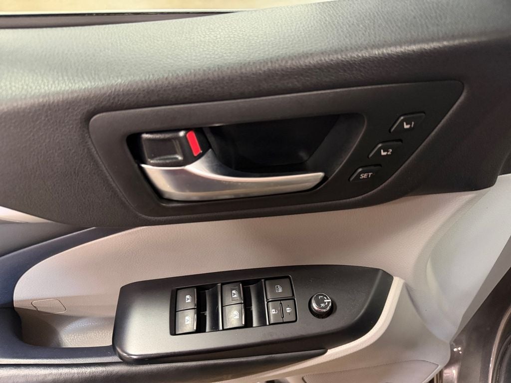 2019 Toyota Highlander Limited Platinum