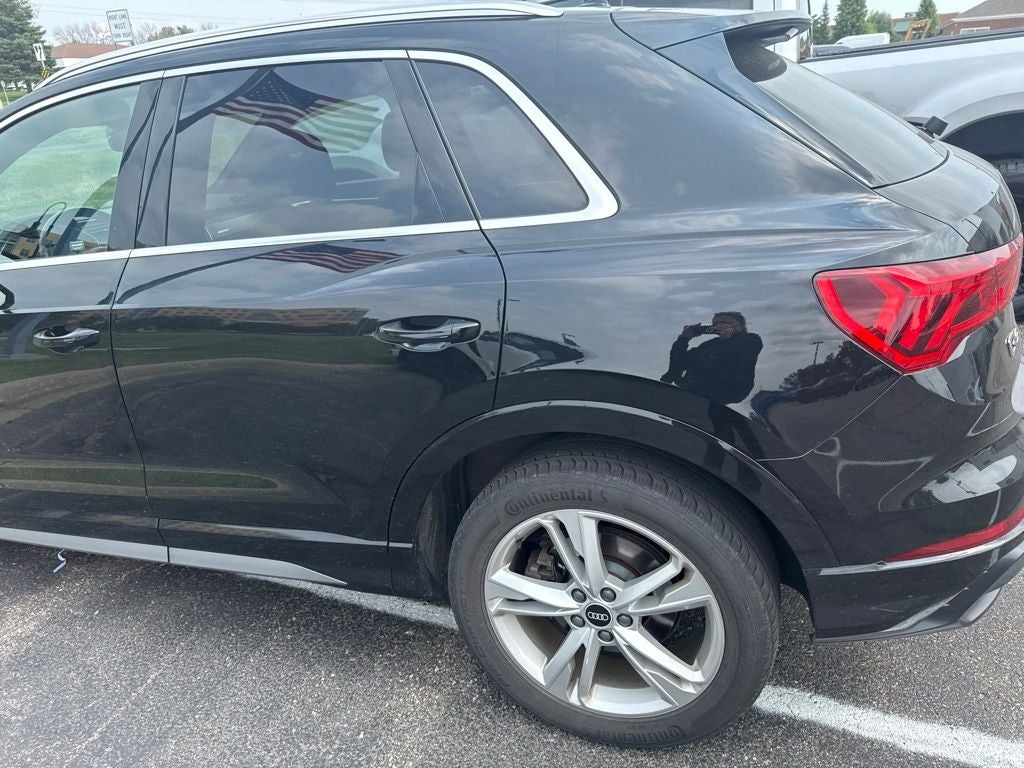2021 Audi Q3 Premium w/Convenience Pkg & 19" 5-Twin-Spoke Wheel S Line quattro