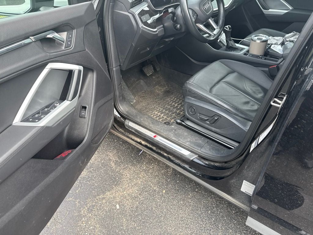 2021 Audi Q3 Premium w/Convenience Pkg & 19" 5-Twin-Spoke Wheel S Line quattro