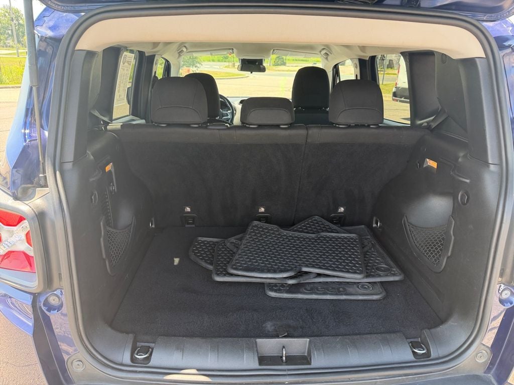 2017 Jeep Renegade Trailhawk w/Cold Weather Group