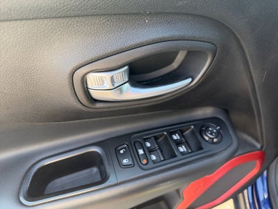 2017 Jeep Renegade Trailhawk w/Cold Weather Group