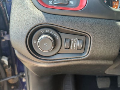 2017 Jeep Renegade Trailhawk w/Cold Weather Group