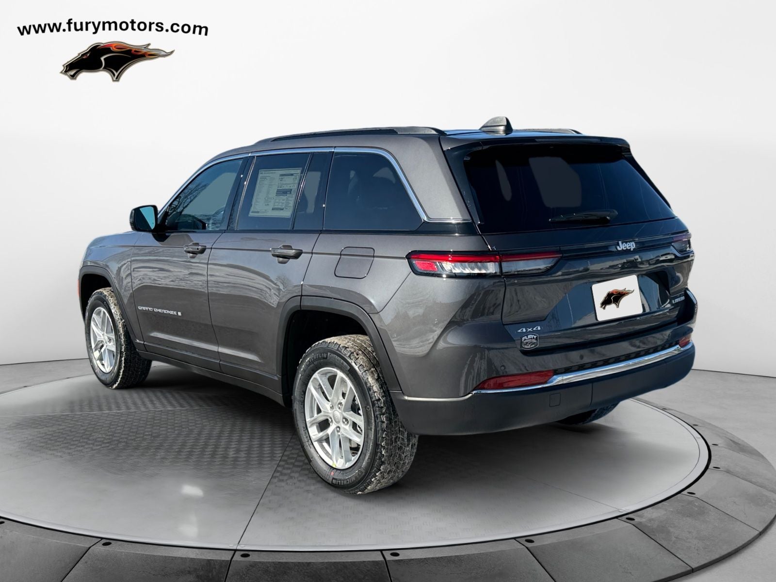 2025 Jeep Grand Cherokee GRAND CHEROKEE LAREDO X 4X4