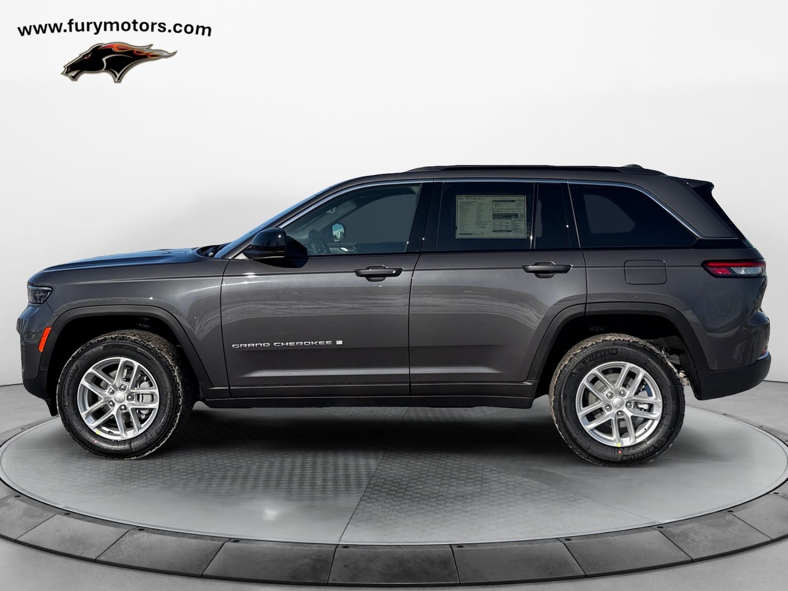 2025 Jeep Grand Cherokee GRAND CHEROKEE LAREDO X 4X4