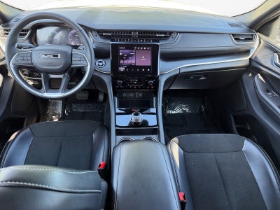 2025 Jeep Grand Cherokee Altitude 4x4