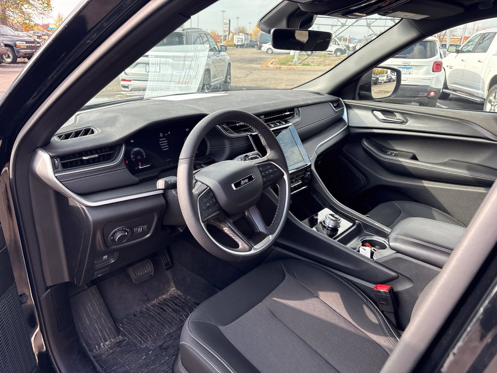 2025 Jeep Grand Cherokee Laredo X 4x4