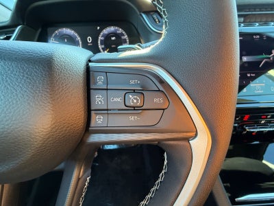 2025 Jeep Grand Cherokee GRAND CHEROKEE LAREDO X 4X4
