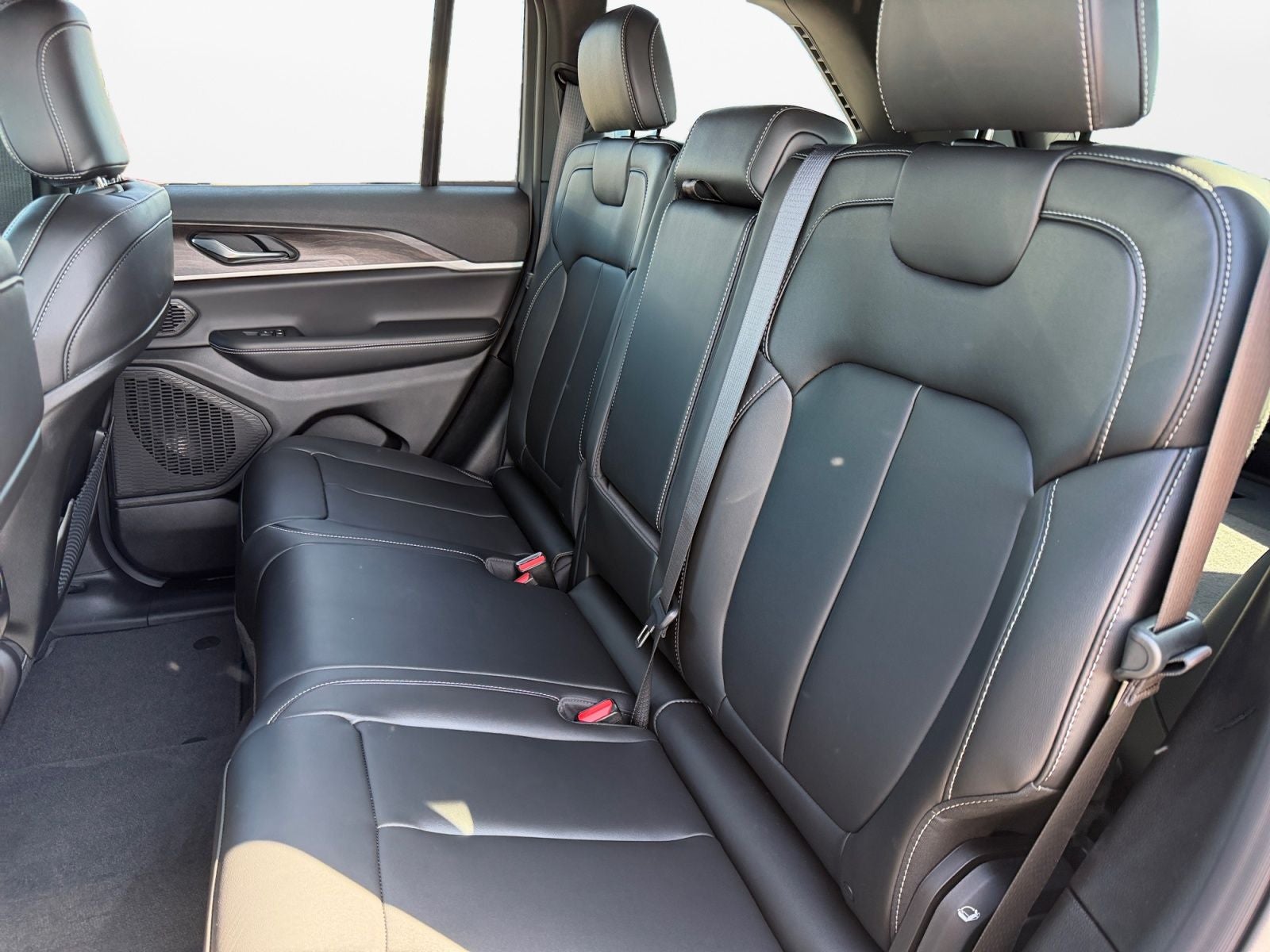 2027 Jeep Grand Cherokee GRAND CHEROKEE LIMITED 4X4