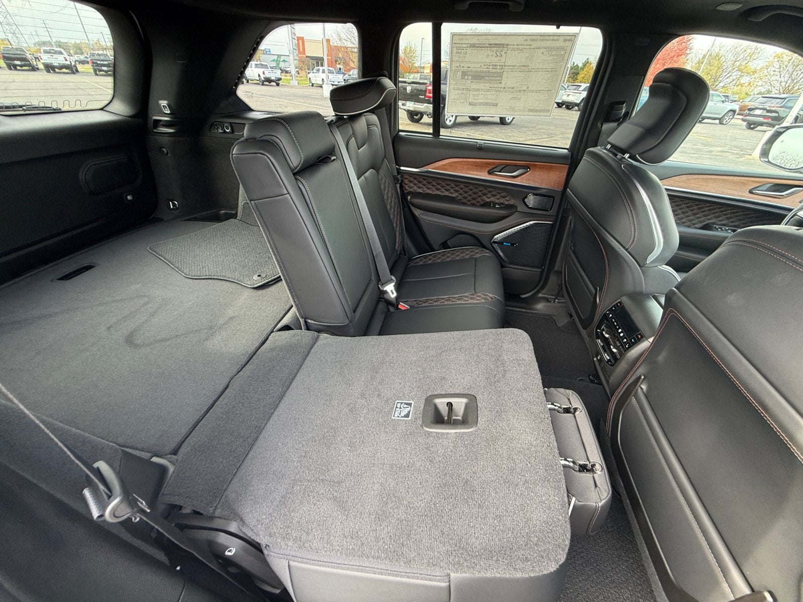 2027 Jeep Grand Cherokee GRAND CHEROKEE SUMMIT 4X4