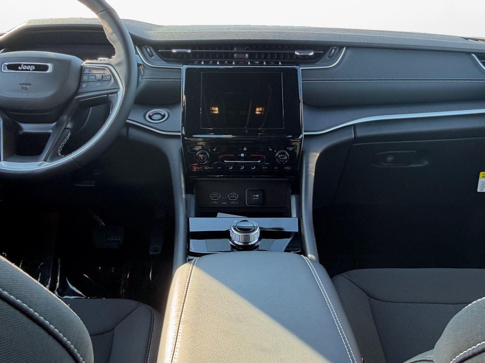 2025 Jeep Grand Cherokee GRAND CHEROKEE L LAREDO X 4X4