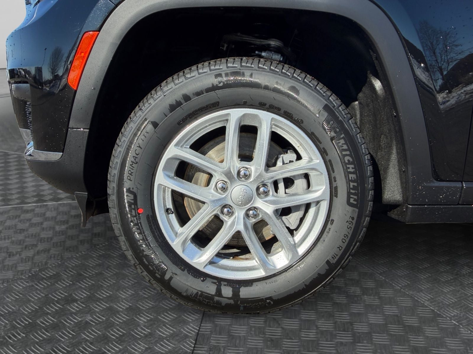 2025 Jeep Grand Cherokee GRAND CHEROKEE L LAREDO X 4X4